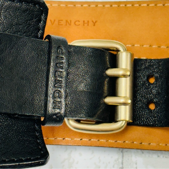 Authentic Givenchy Women's Black Leather Studded Belt Size M - Picture 3 of 8